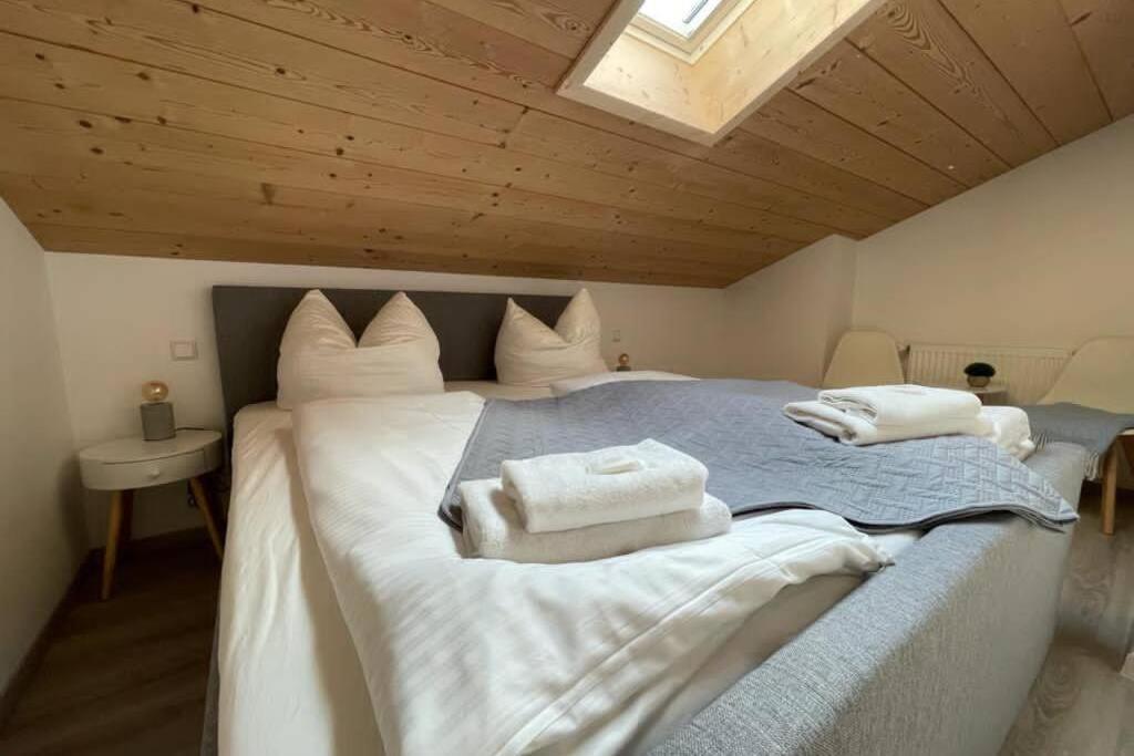 Gemuetliche Ferienwohnung Im Dg Am Tegernsee - Bergblick, Ruhe & Ganz Viel Platz Bad Wiessee Exterior photo