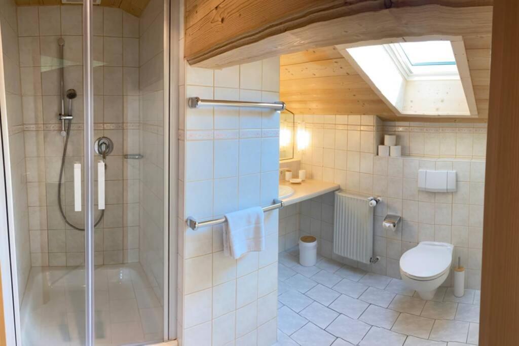 Gemuetliche Ferienwohnung Im Dg Am Tegernsee - Bergblick, Ruhe & Ganz Viel Platz Bad Wiessee Exterior photo
